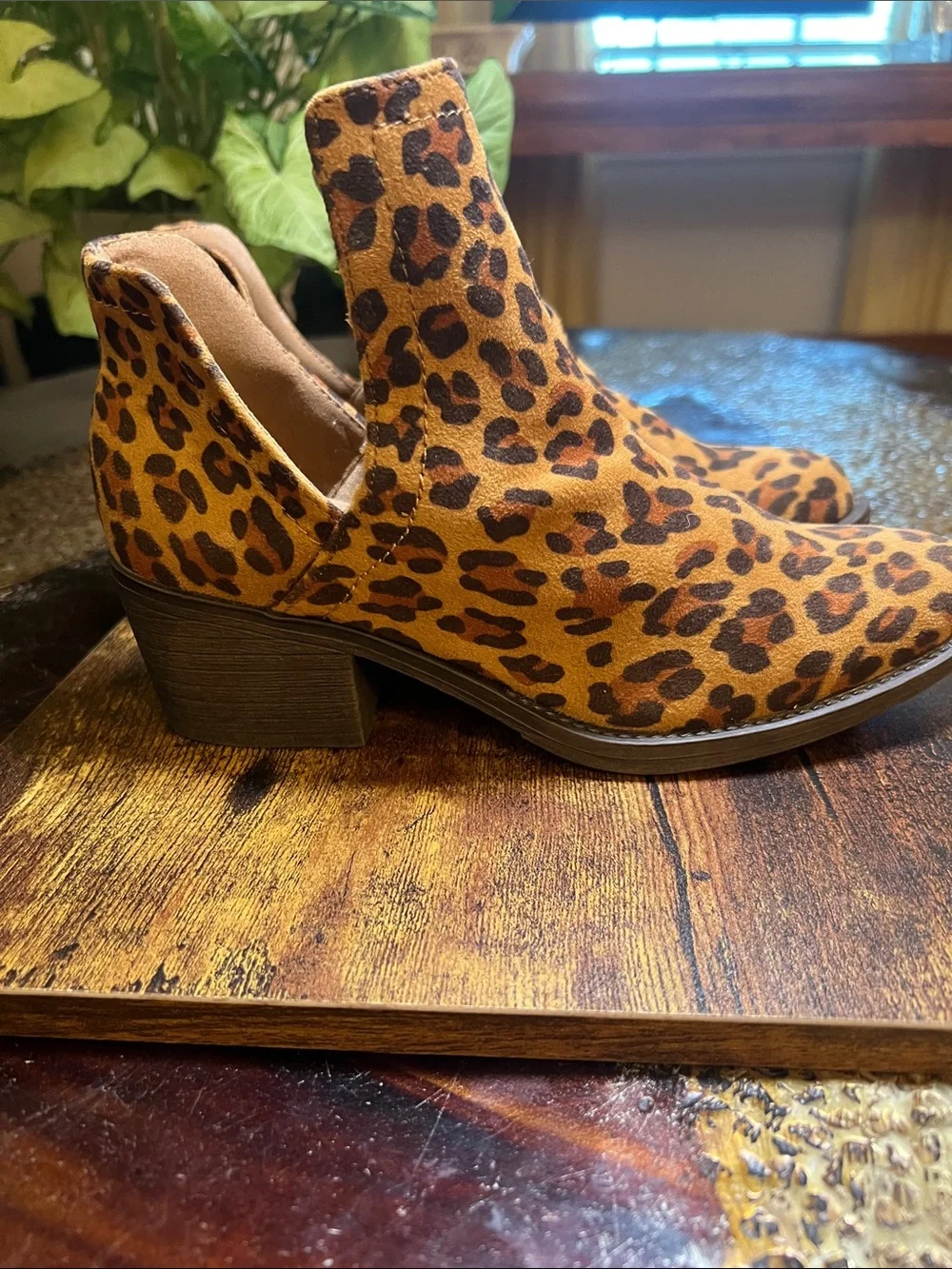 Volatile Leopard Print Women's Ankle Booties - Brown size 6